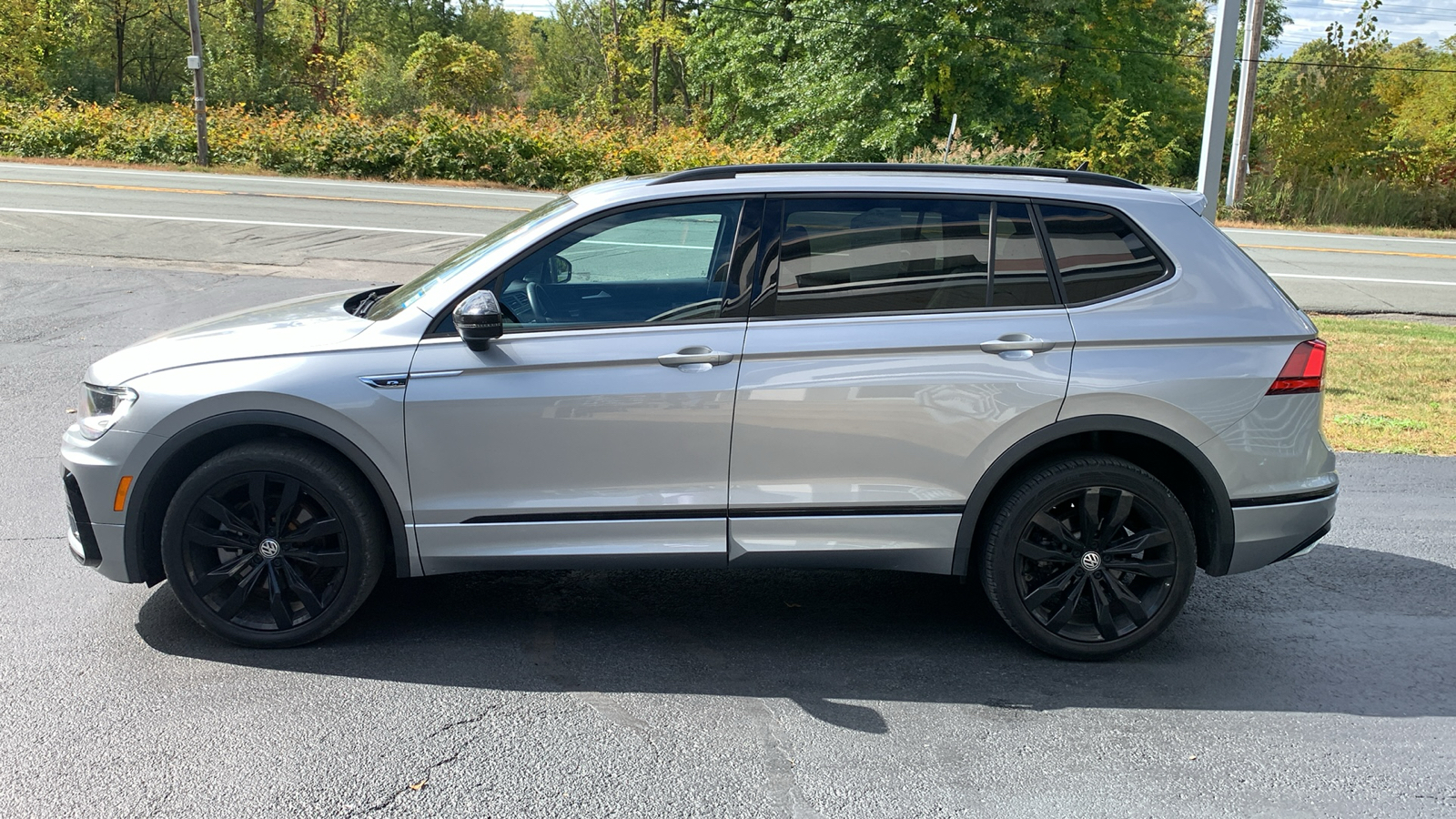 2021 Volkswagen Tiguan 2.0T SE R-Line Black 8