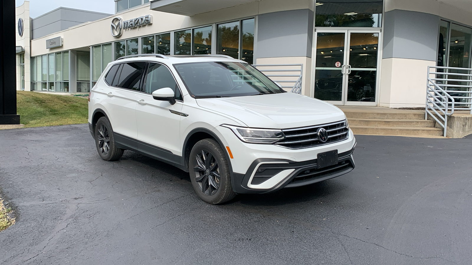 2024 Volkswagen Tiguan 2.0T SE 3