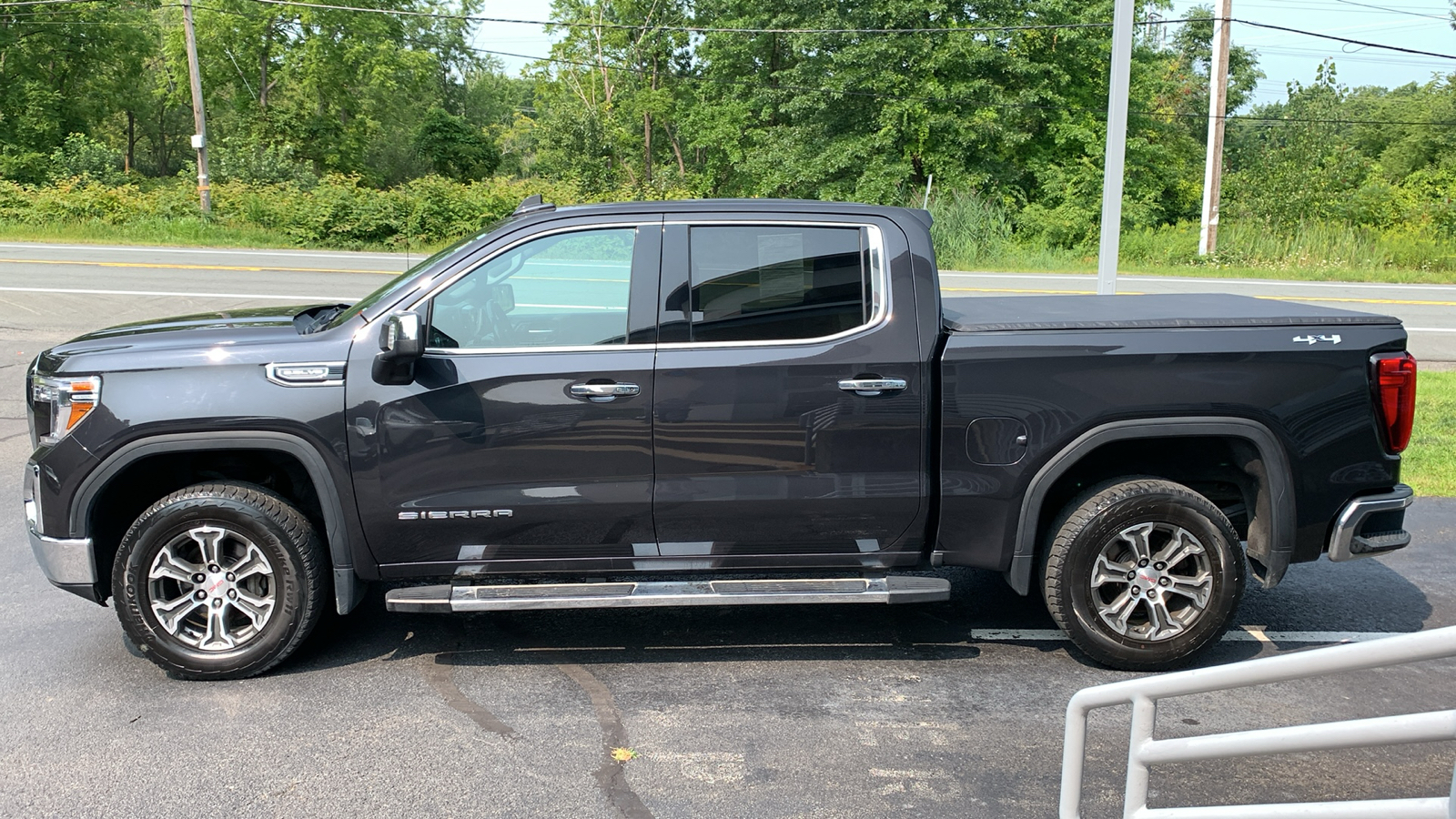 2020 GMC Sierra 1500 SLT 8