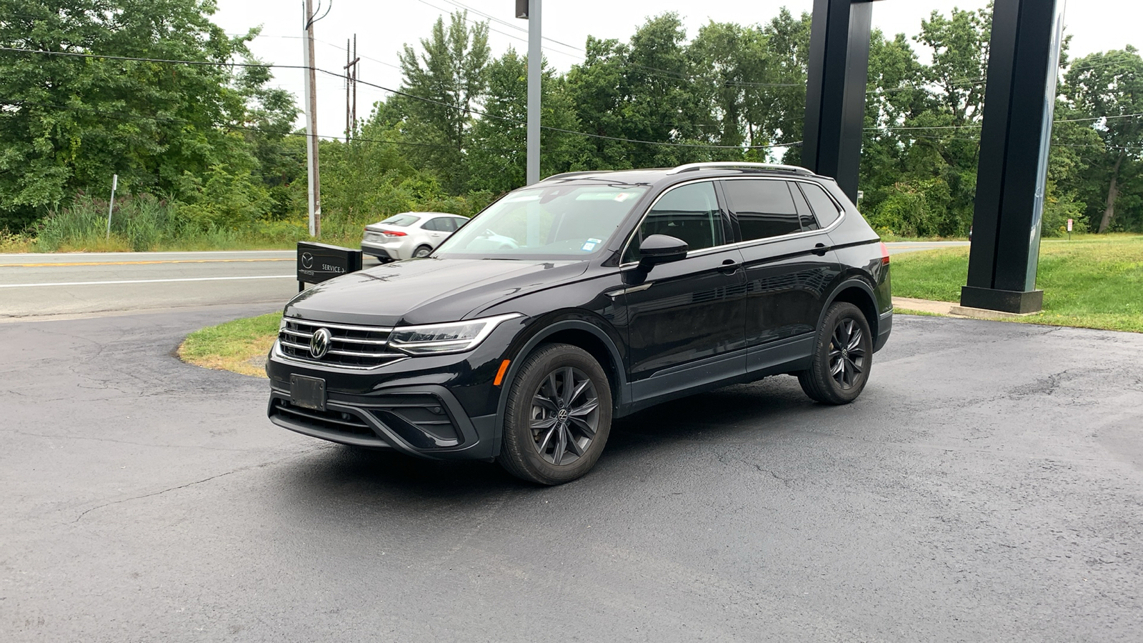 2022 Volkswagen Tiguan 2.0T SE 1