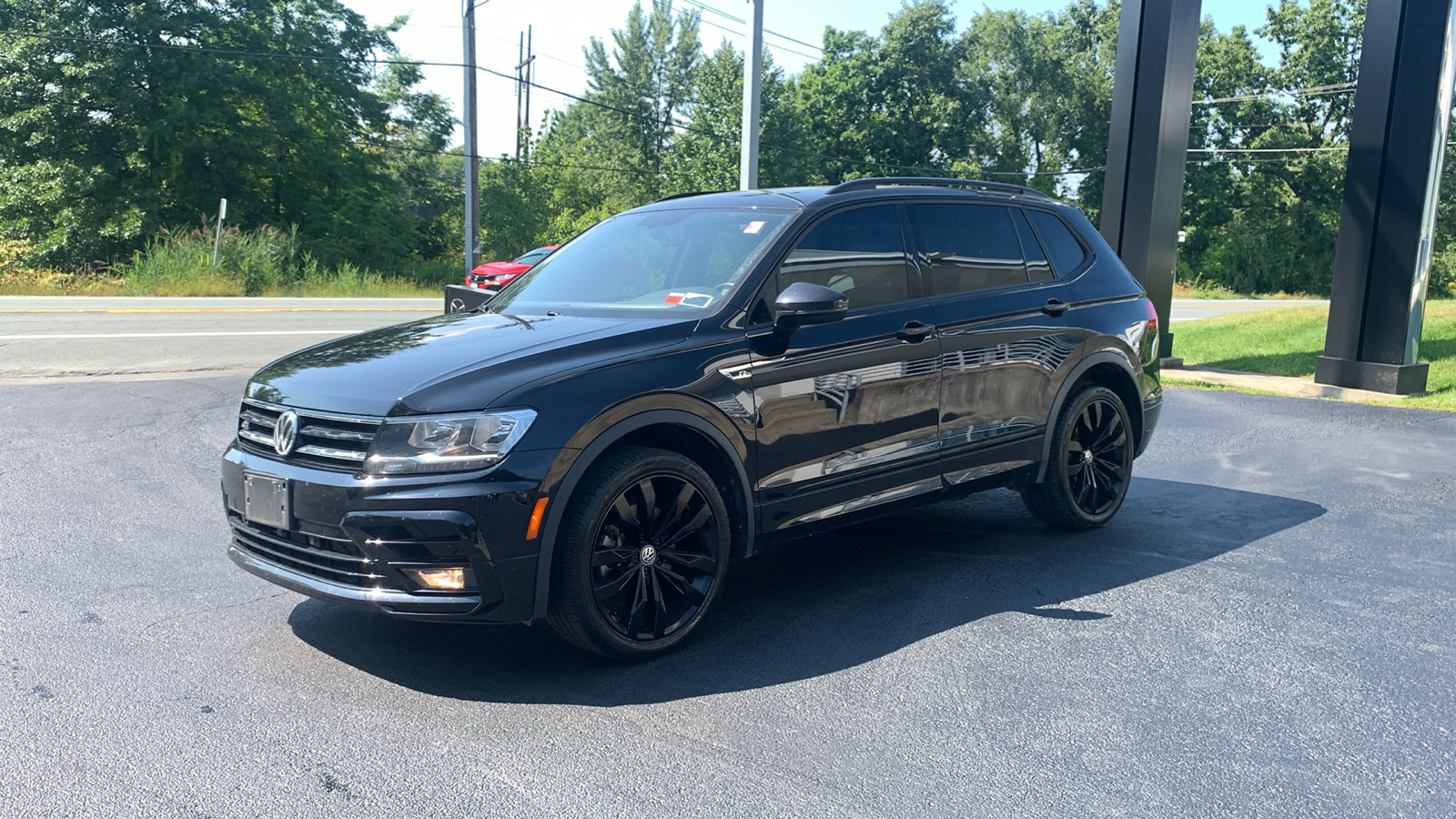 2021 Volkswagen Tiguan 2.0T SE R-Line Black 1