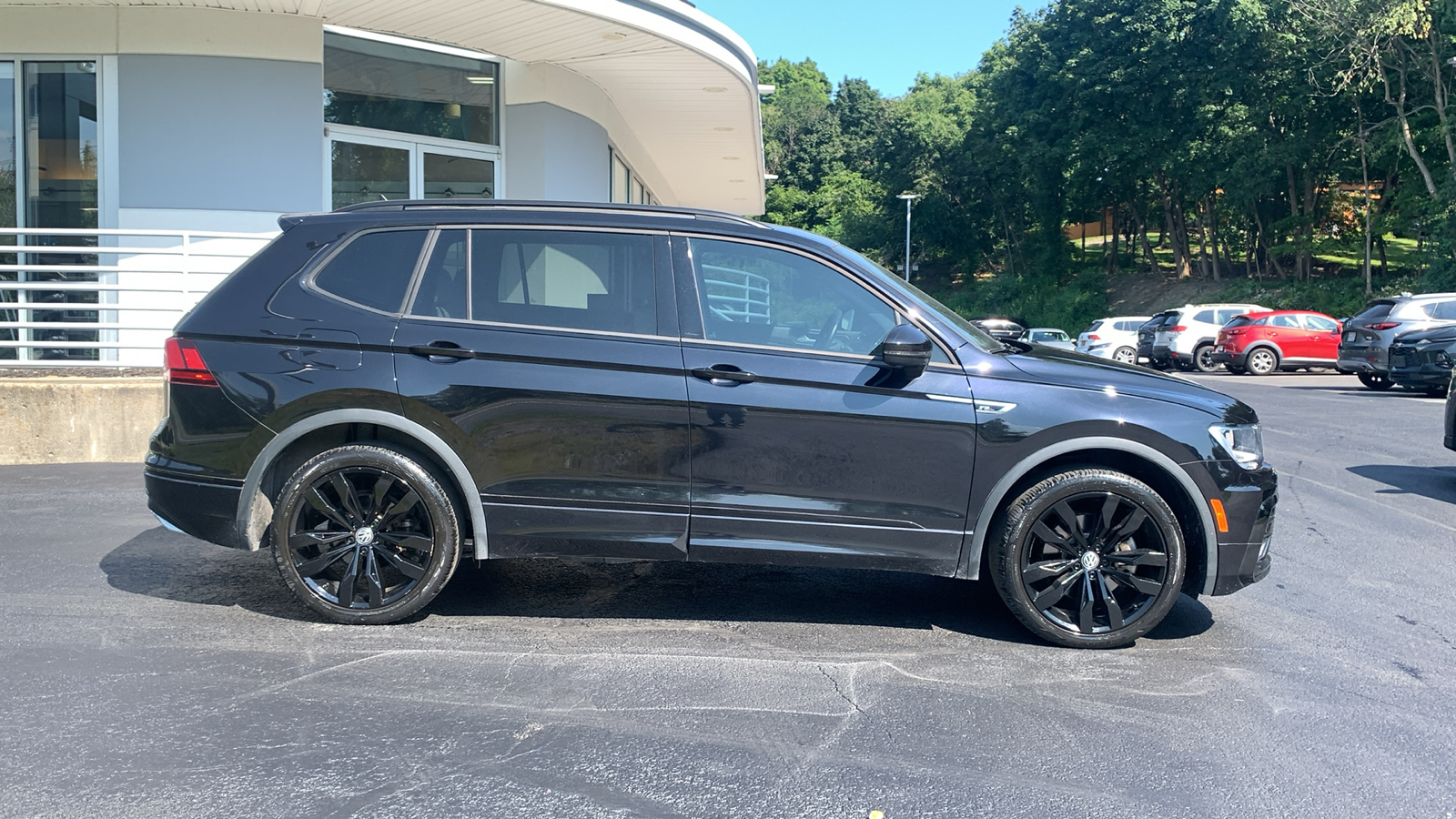 2021 Volkswagen Tiguan 2.0T SE R-Line Black 4