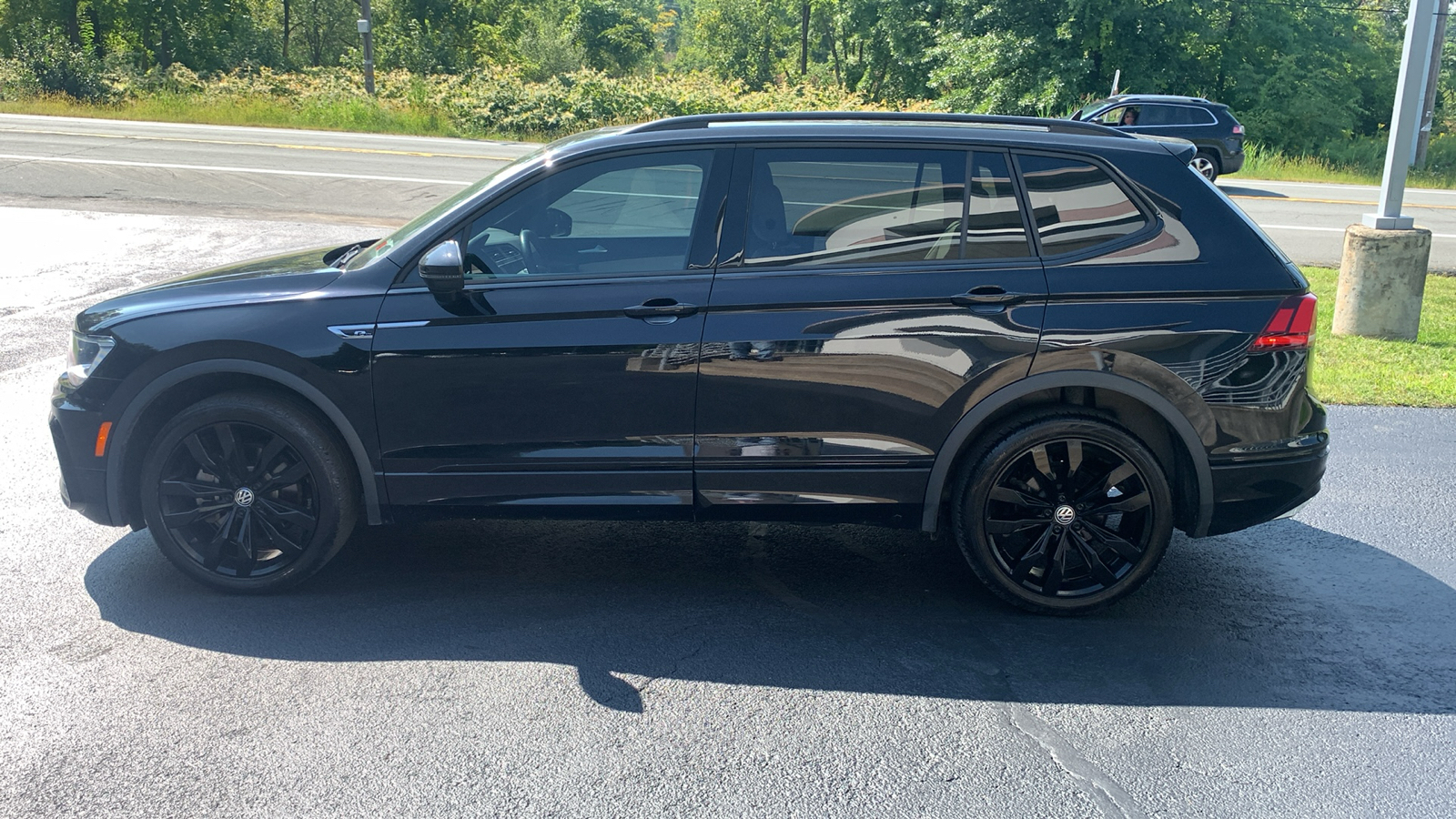 2021 Volkswagen Tiguan 2.0T SE R-Line Black 8