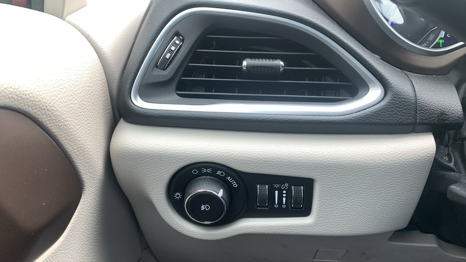 2018 Chrysler Pacifica Touring L Plus 19