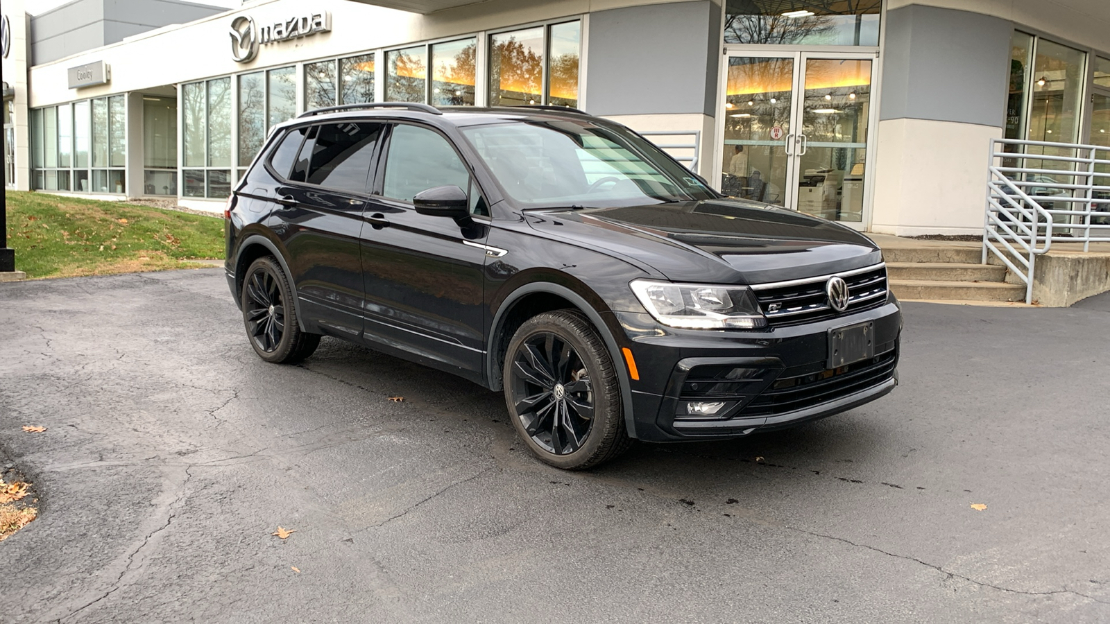 2021 Volkswagen Tiguan 2.0T SE R-Line Black 3