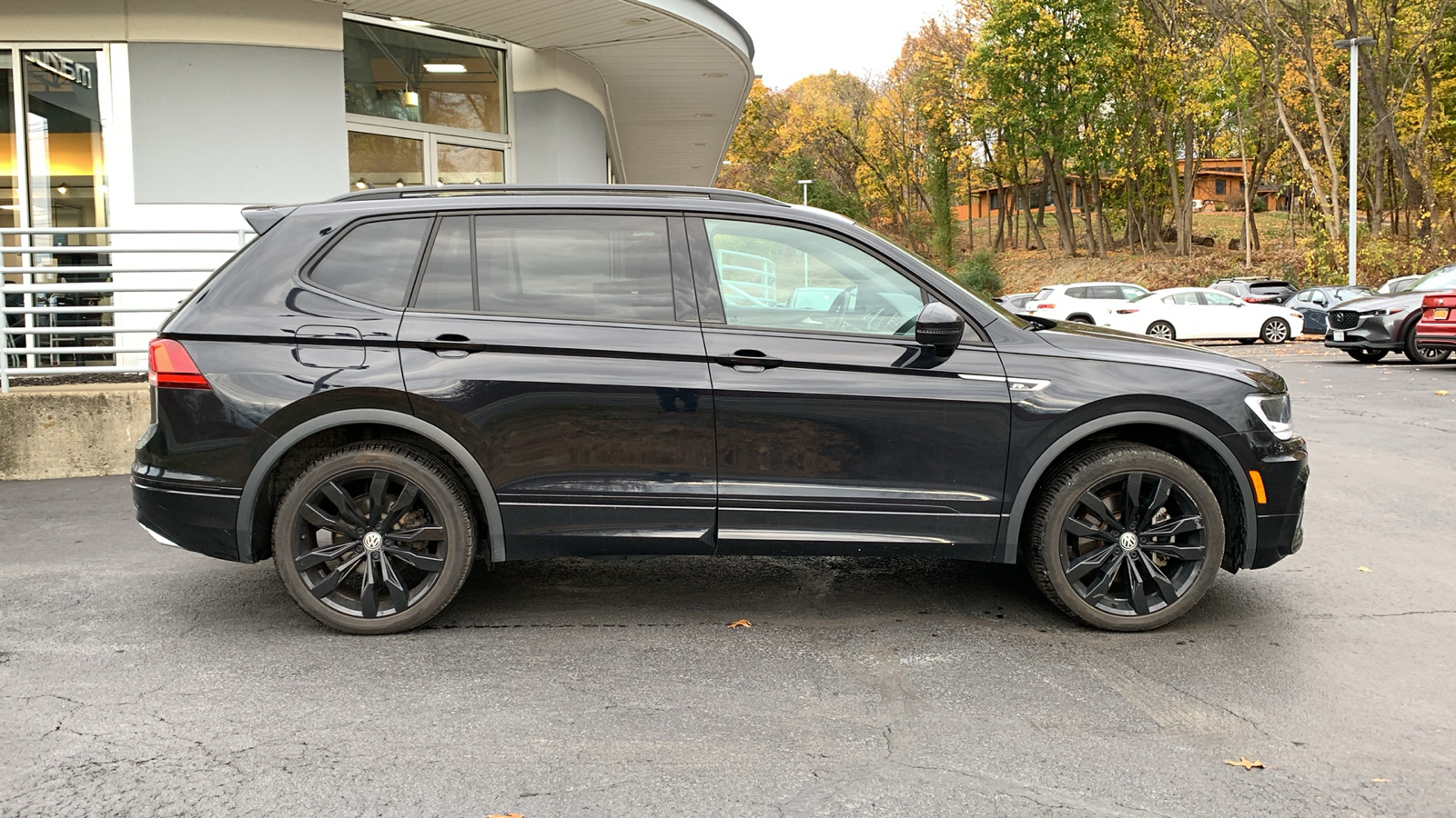 2021 Volkswagen Tiguan 2.0T SE R-Line Black 4