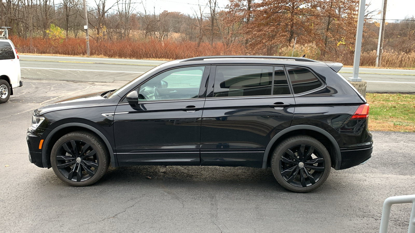 2021 Volkswagen Tiguan 2.0T SE R-Line Black 8