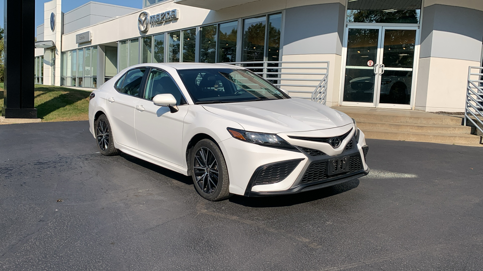 2022 Toyota Camry SE 3