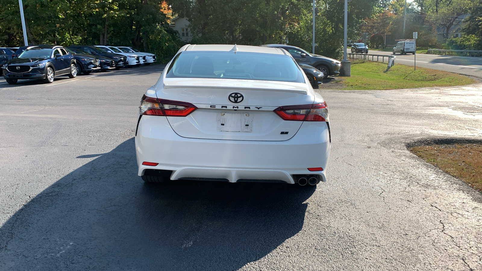 2022 Toyota Camry SE 6