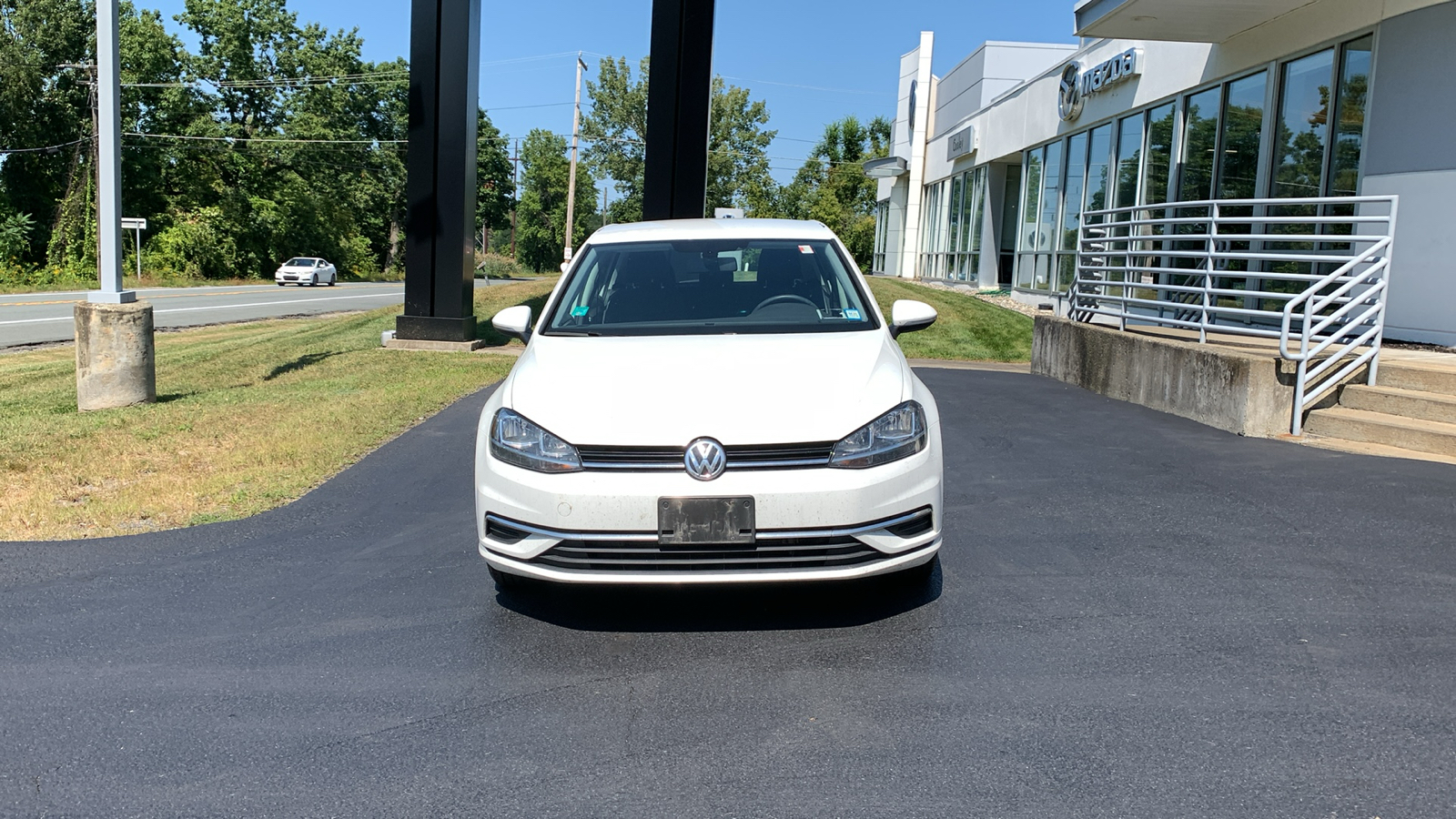 2019 Volkswagen Golf S 2