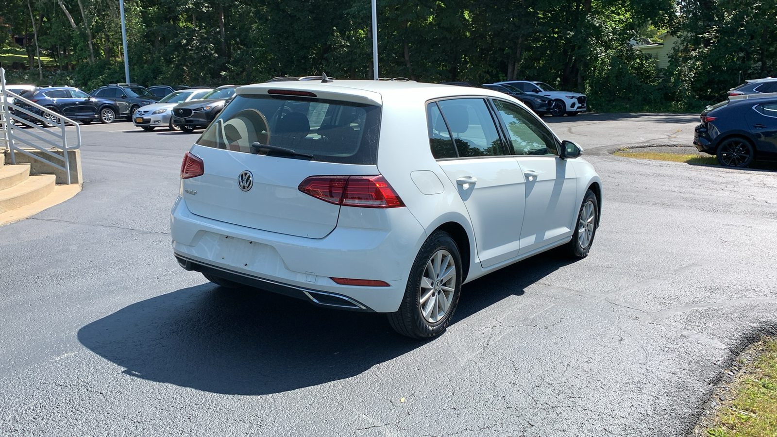 2019 Volkswagen Golf S 5