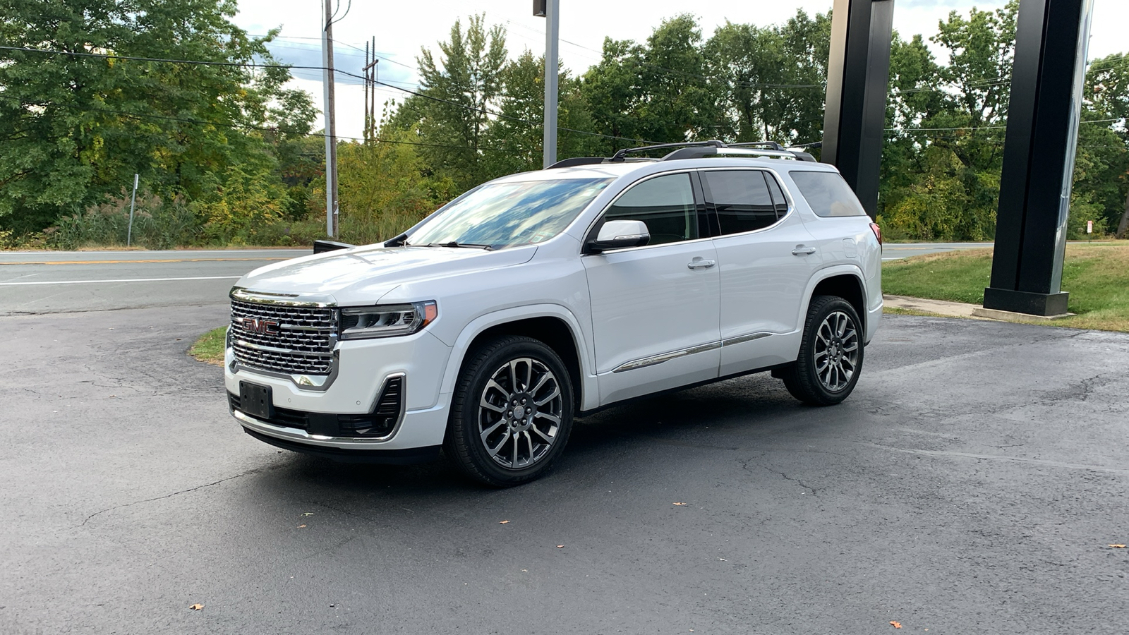 2020 GMC Acadia Denali 1