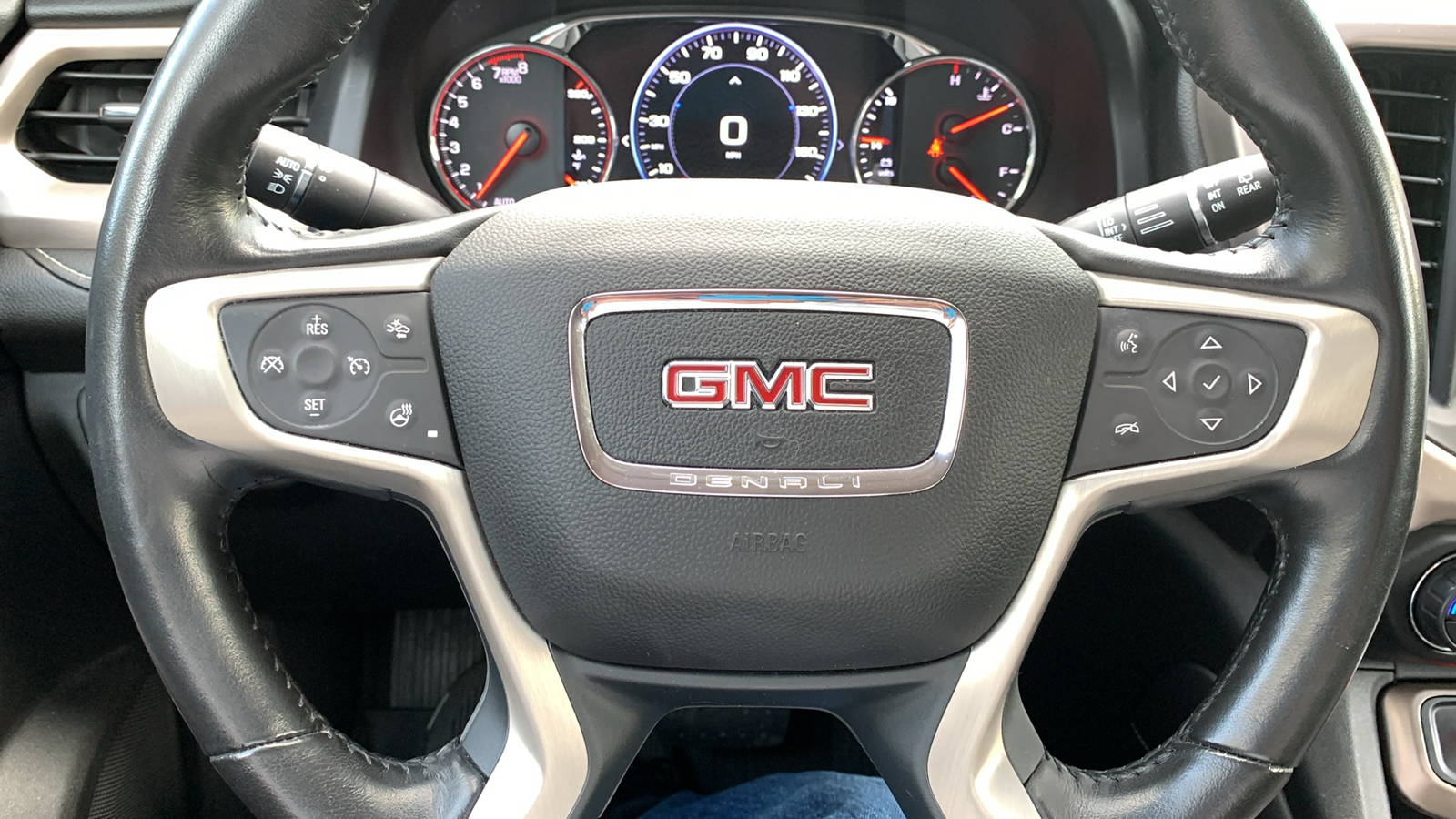 2020 GMC Acadia Denali 15