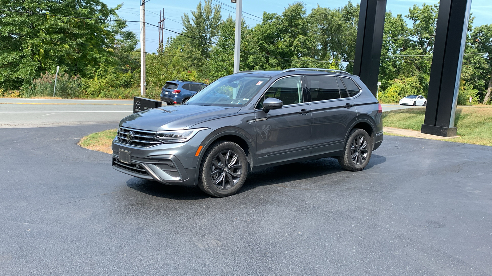 2022 Volkswagen Tiguan 2.0T SE 1