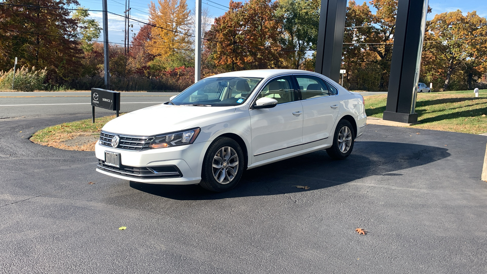 2017 Volkswagen Passat 1.8T S 1