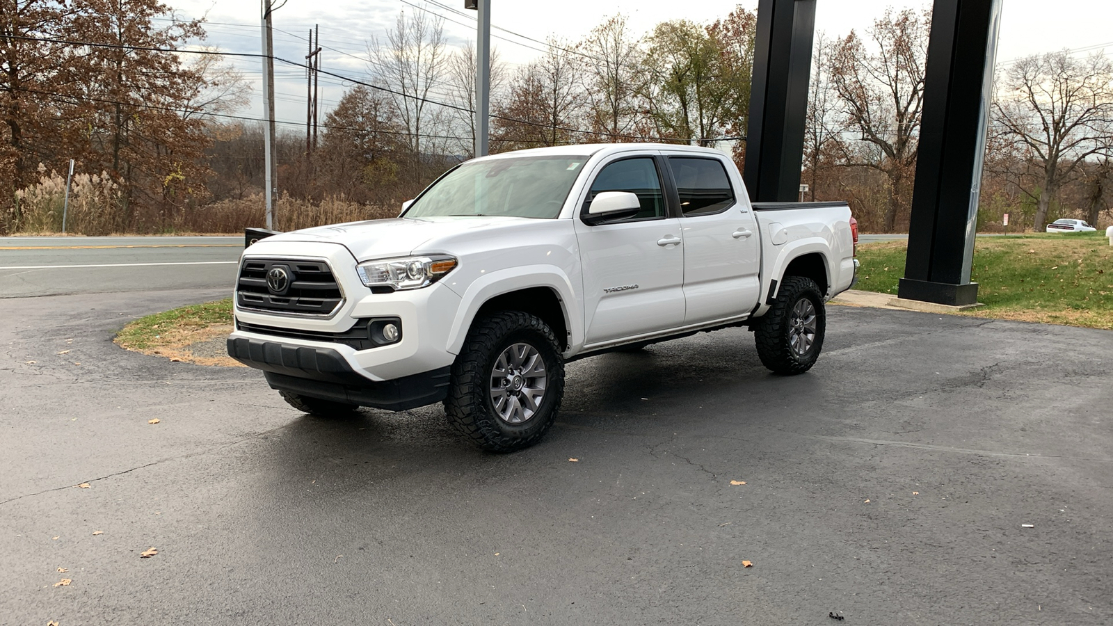 2019 Toyota Tacoma SR5 1