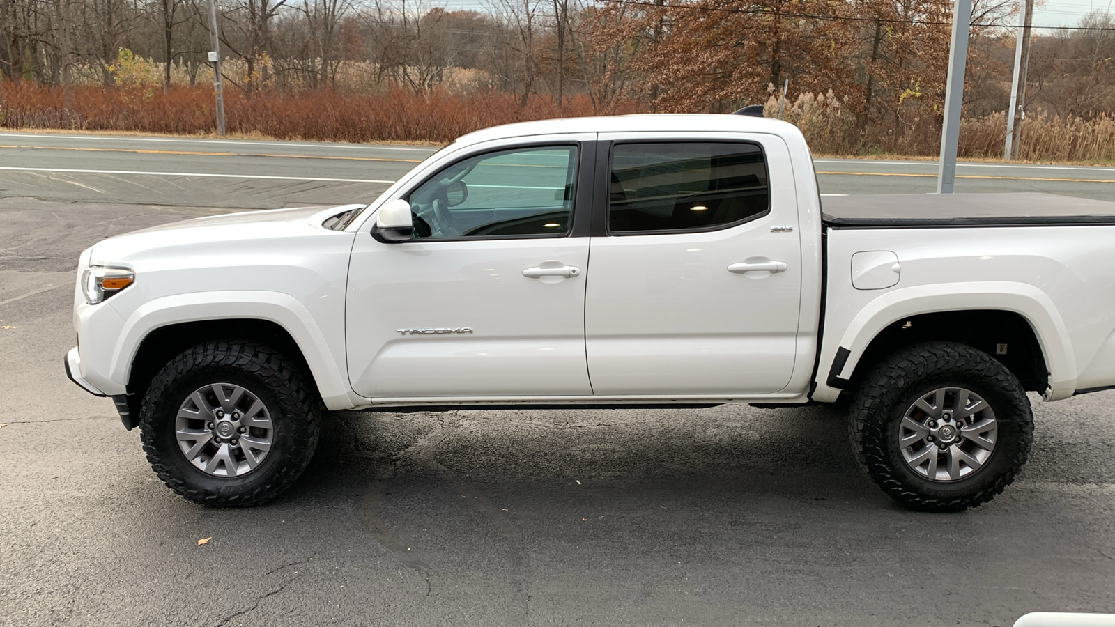 2019 Toyota Tacoma SR5 8