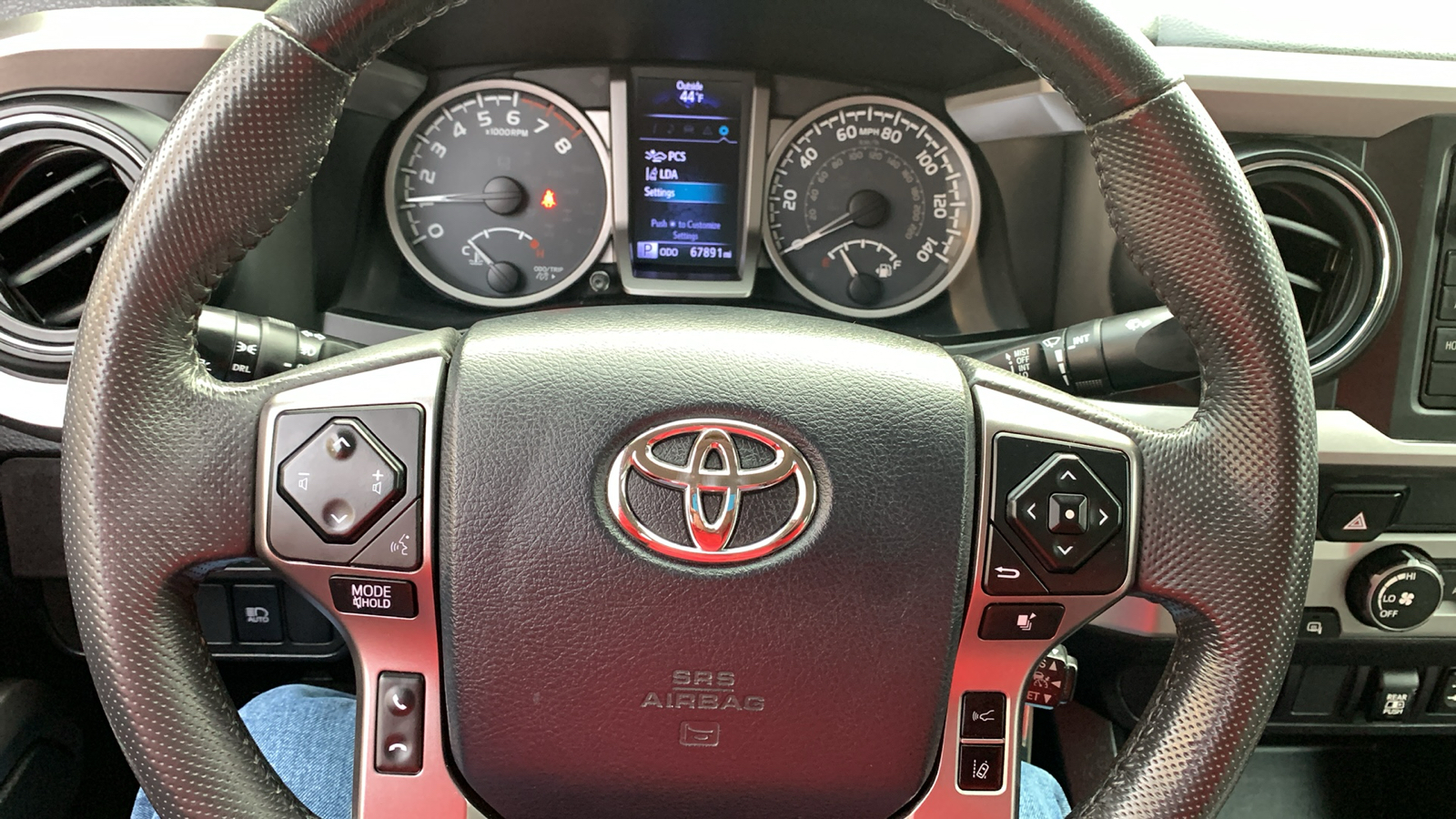 2019 Toyota Tacoma SR5 16