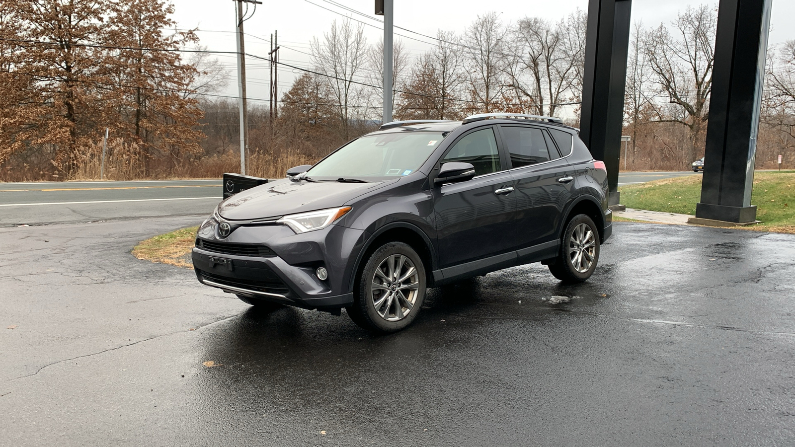 2016 Toyota RAV4 Limited 1