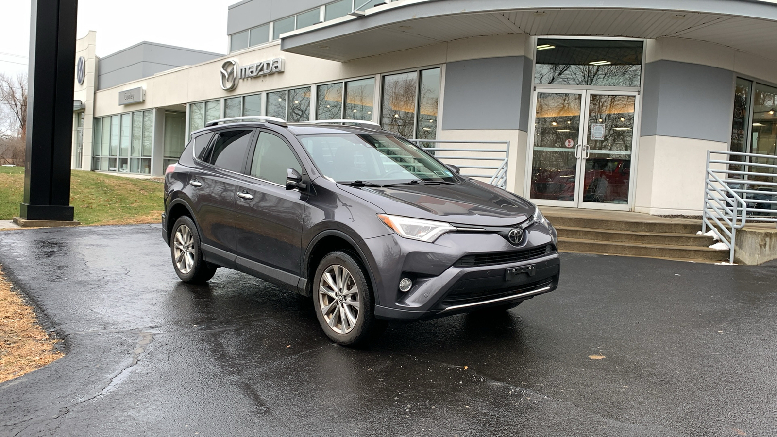 2016 Toyota RAV4 Limited 3