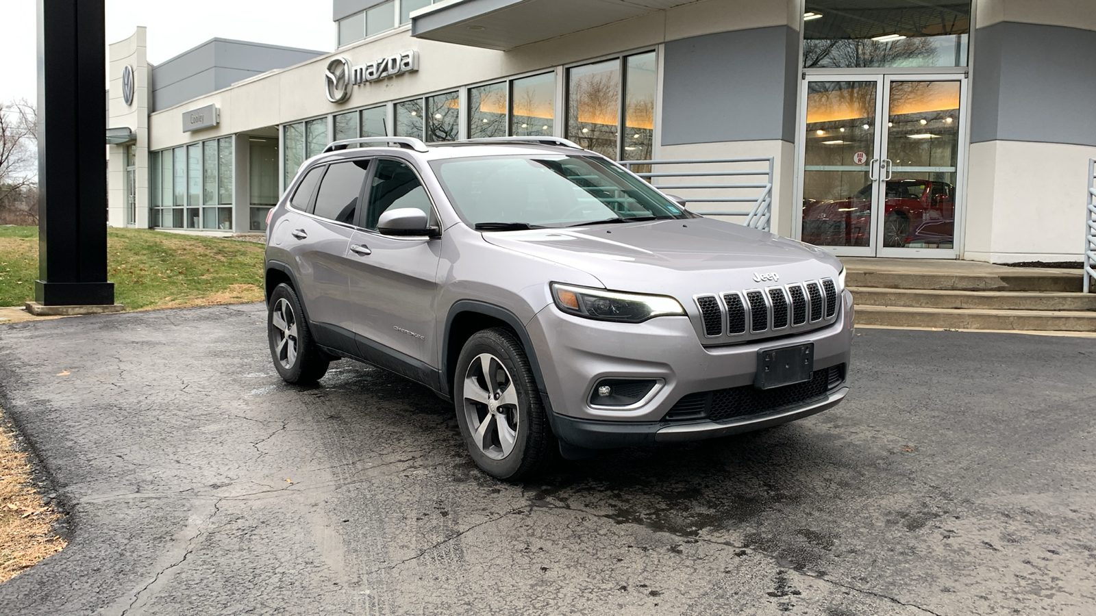 2019 Jeep Cherokee Limited 3