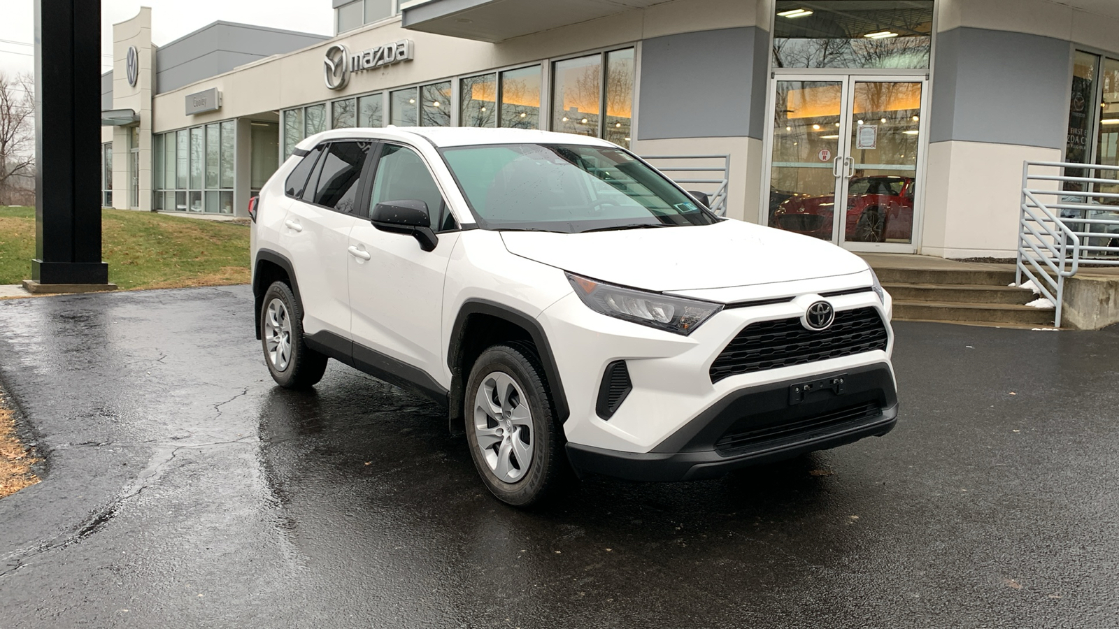 2022 Toyota RAV4 LE 3