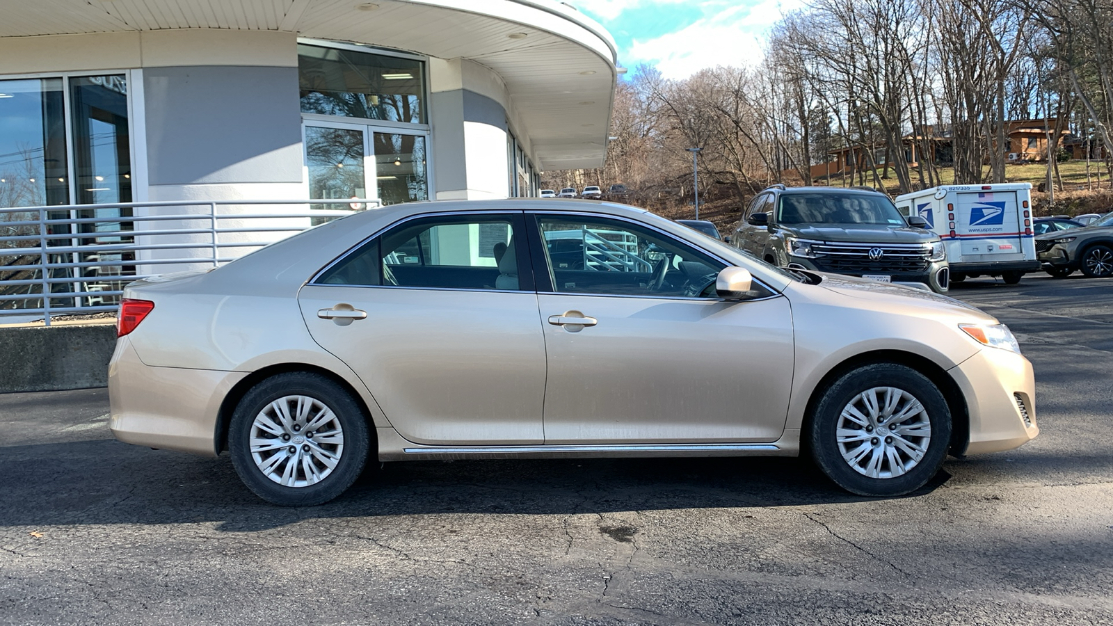 2012 Toyota Camry LE 4