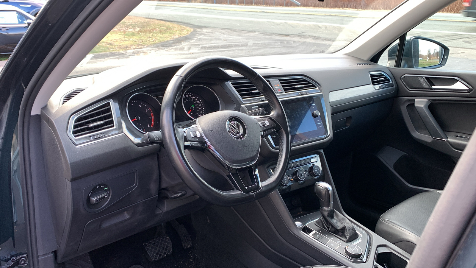 2018 Volkswagen Tiguan 2.0T SEL 10