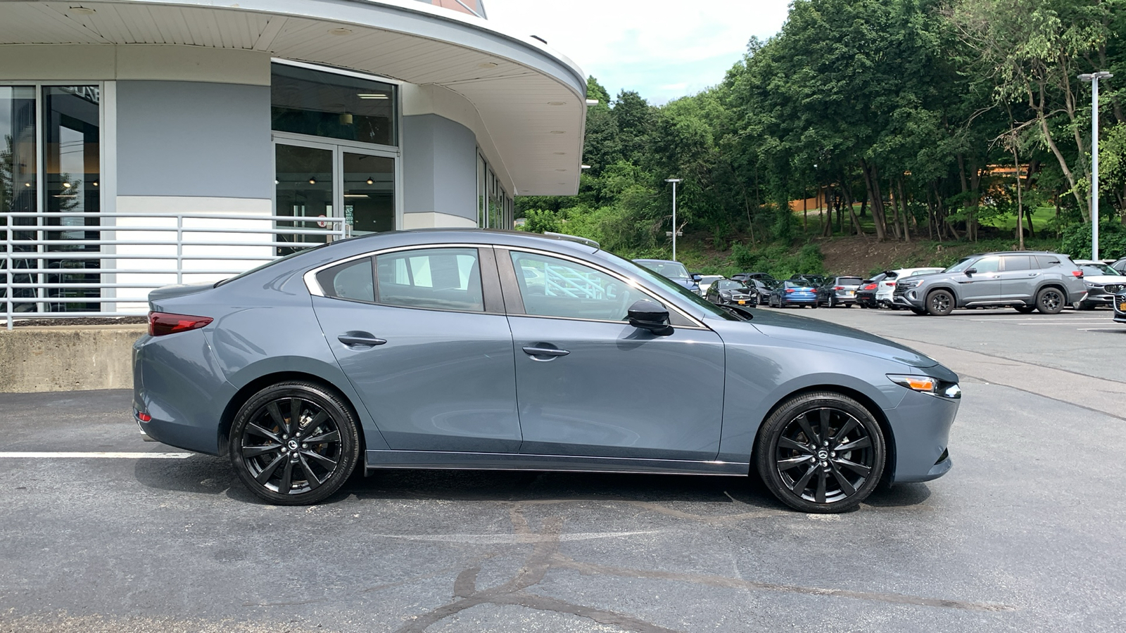 2022 Mazda Mazda3 Carbon Edition 4