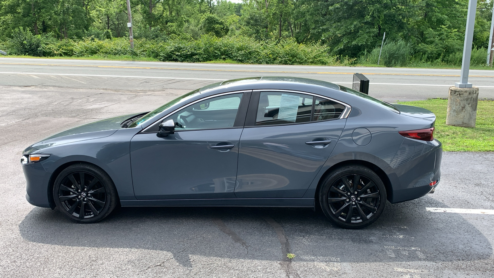 2022 Mazda Mazda3 Carbon Edition 8