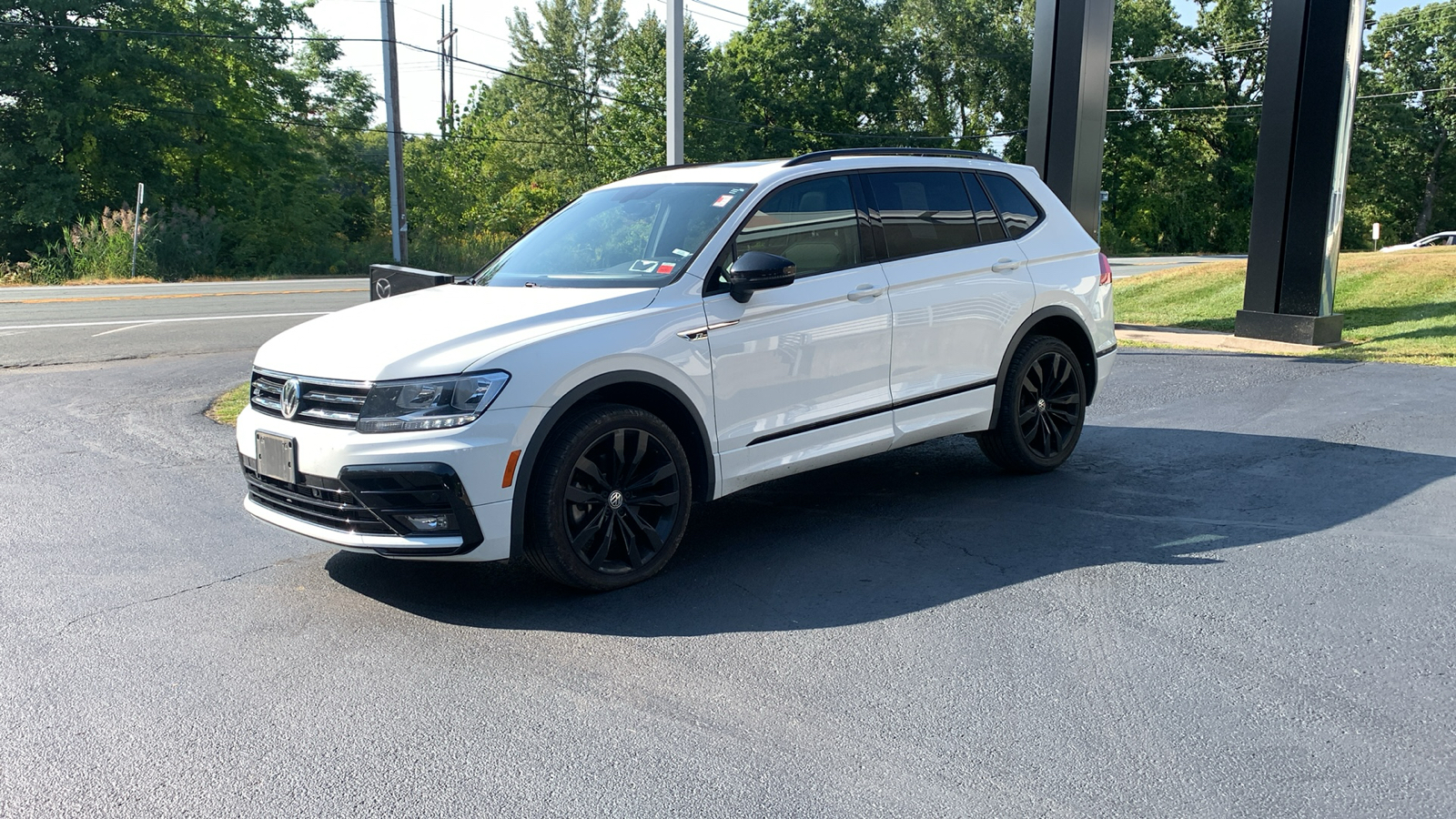 2021 Volkswagen Tiguan 2.0T SE R-Line Black 1