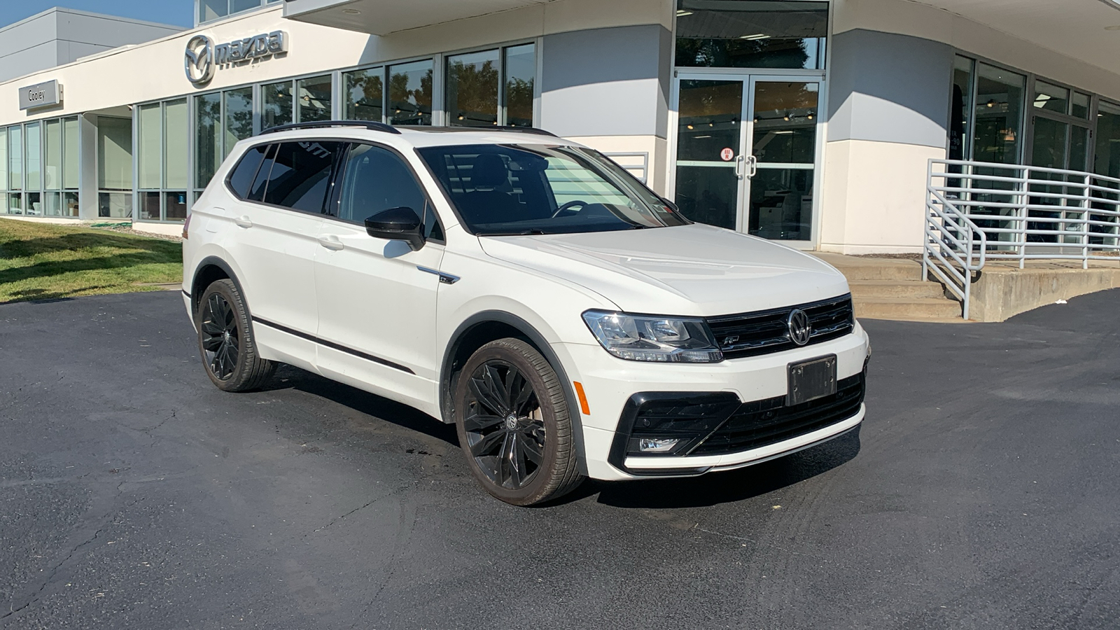 2021 Volkswagen Tiguan 2.0T SE R-Line Black 3