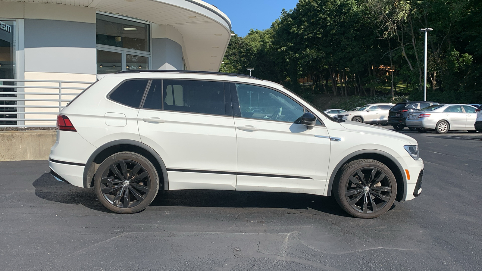 2021 Volkswagen Tiguan 2.0T SE R-Line Black 4