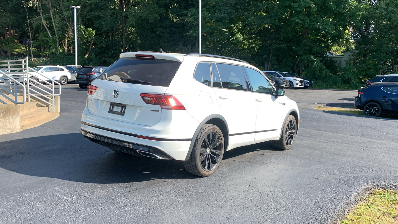 2021 Volkswagen Tiguan 2.0T SE R-Line Black 5