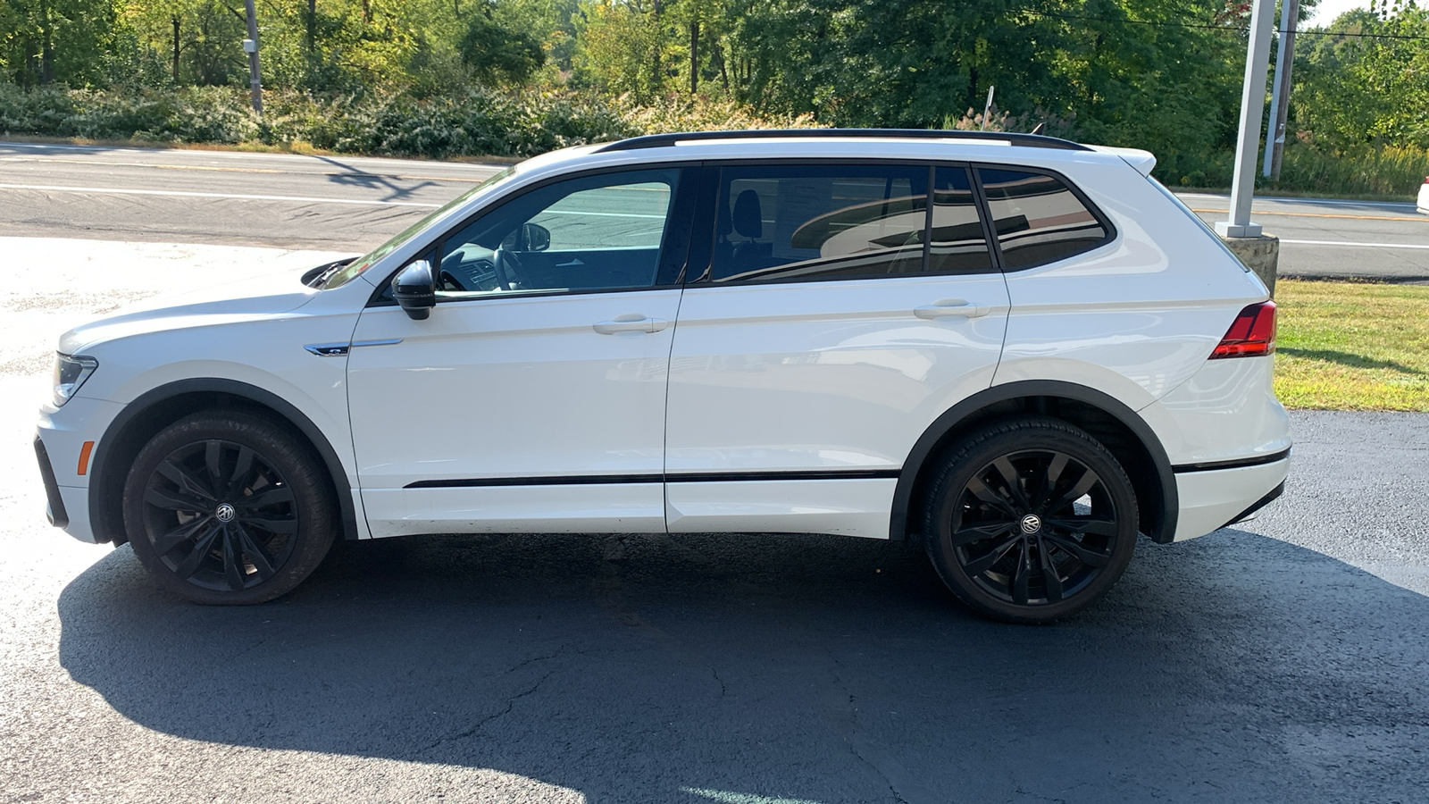 2021 Volkswagen Tiguan 2.0T SE R-Line Black 8