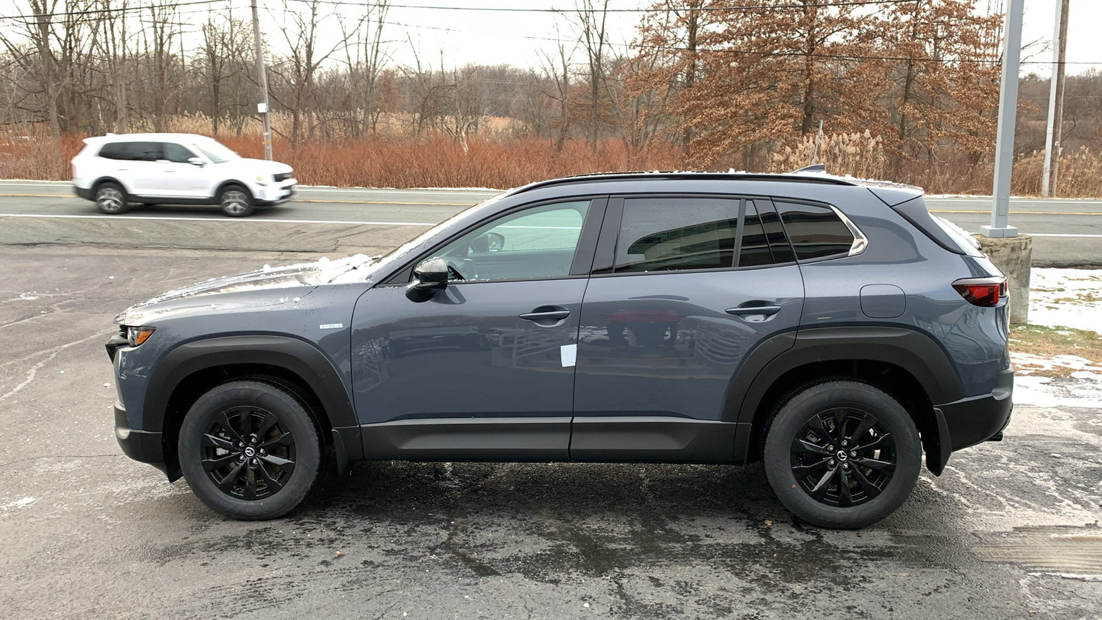 2025 Mazda CX-50 Hybrid Premium 8