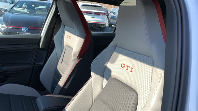 2024 Volkswagen Golf GTI Autobahn 12