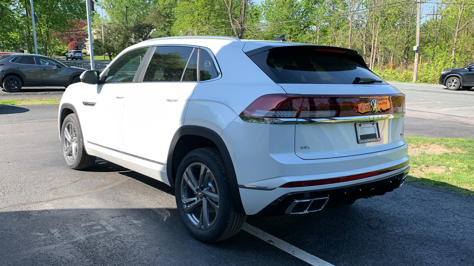 2024 Volkswagen Atlas Cross Sport 2.0T SEL R-Line 7