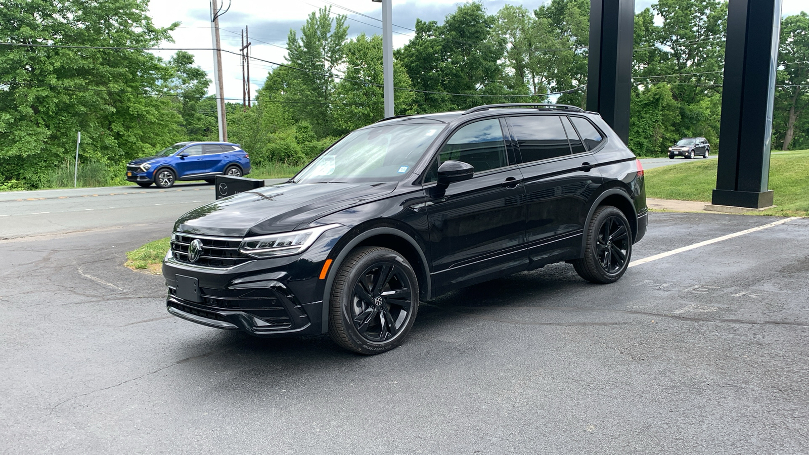 2024 Volkswagen Tiguan 2.0T SE R-Line Black 1