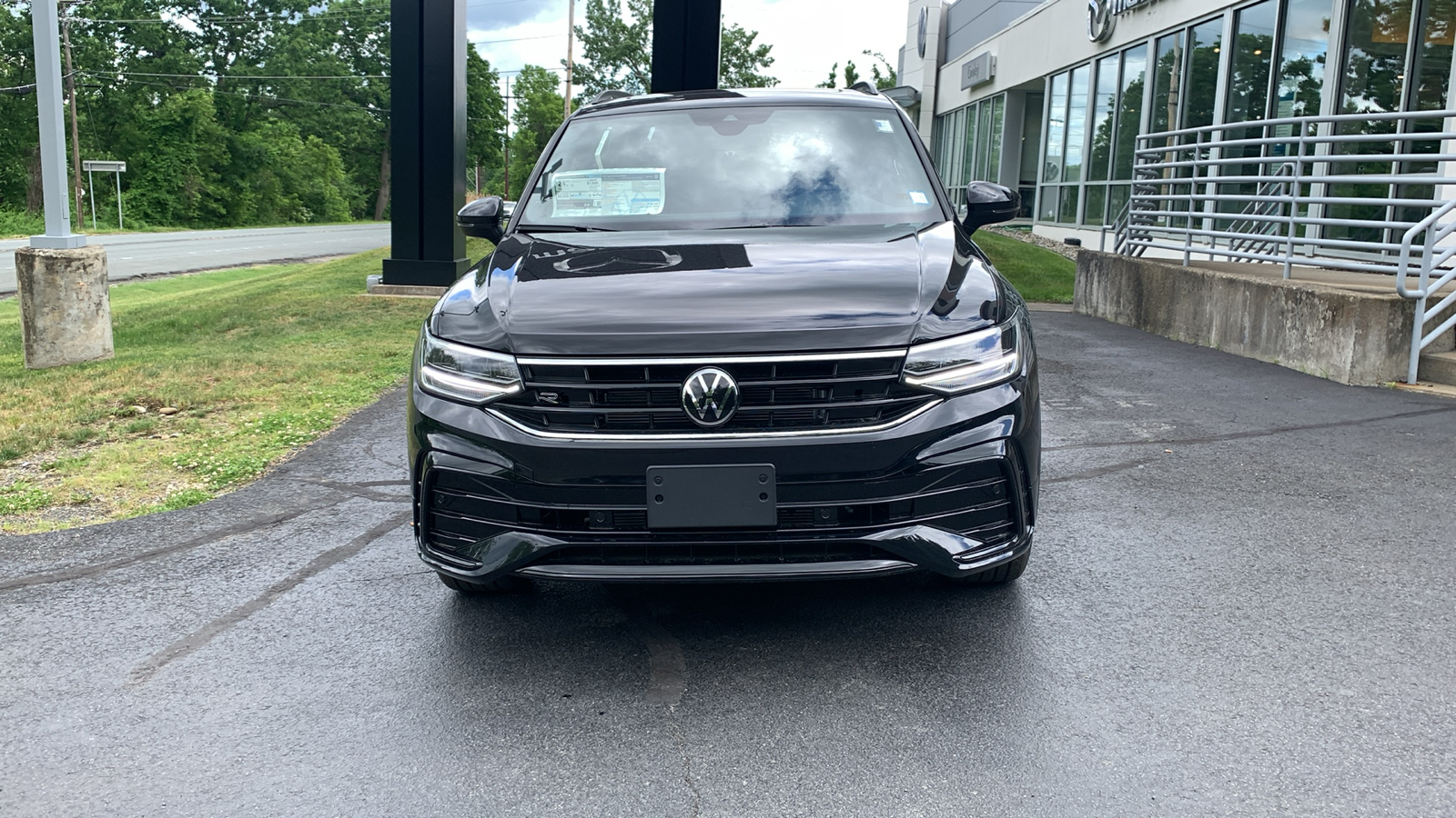 2024 Volkswagen Tiguan 2.0T SE R-Line Black 2