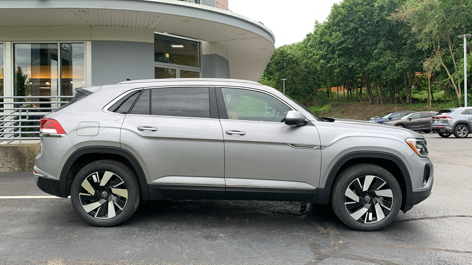 2024 Volkswagen Atlas Cross Sport 2.0T SEL 4