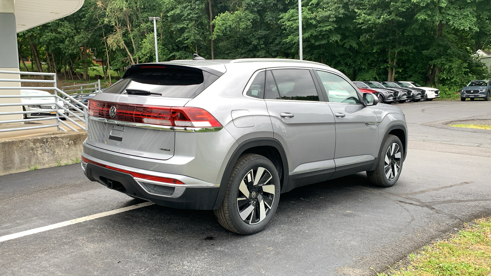 2024 Volkswagen Atlas Cross Sport 2.0T SEL 5