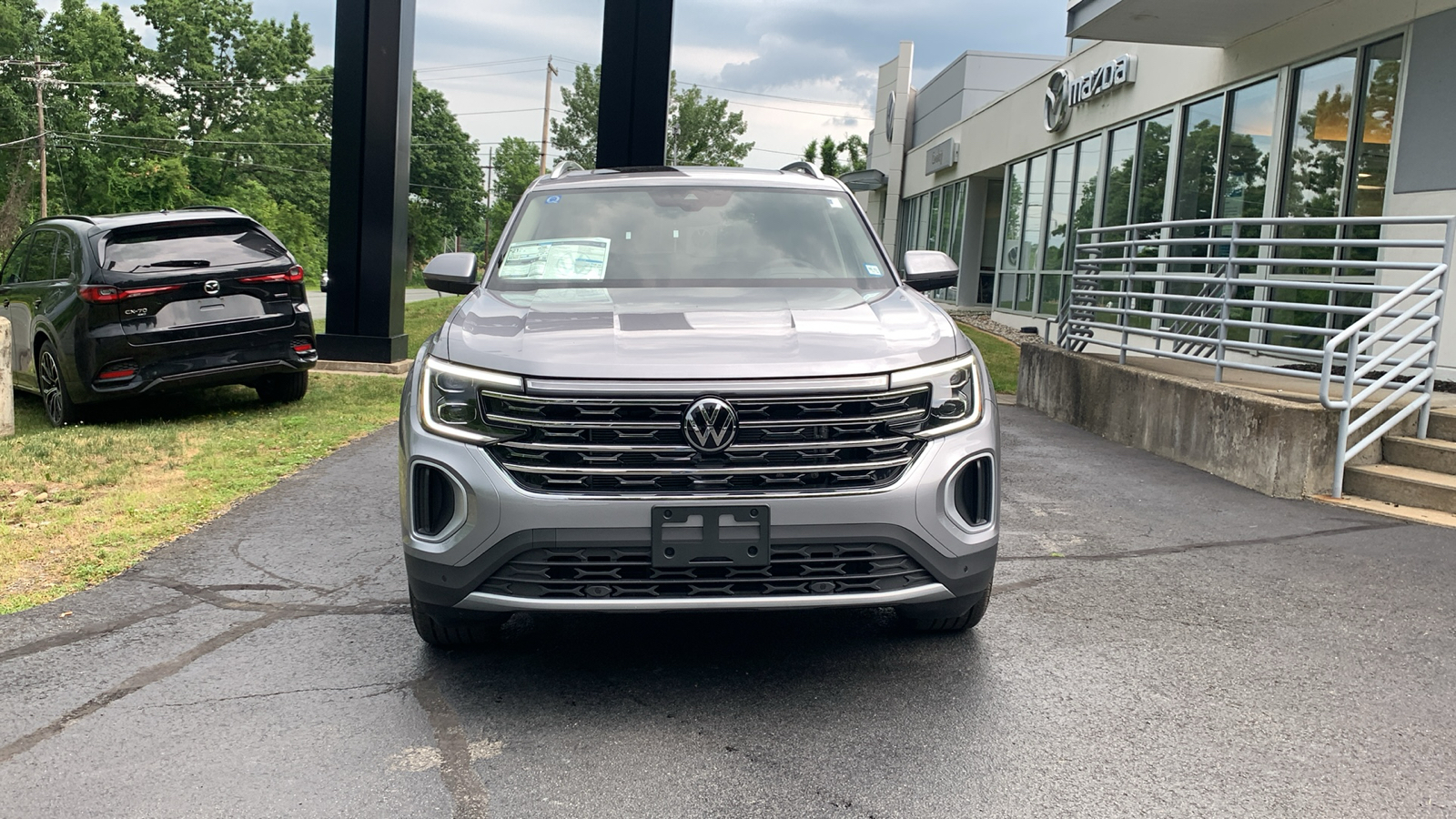 2024 Volkswagen Atlas 2.0T SEL 2