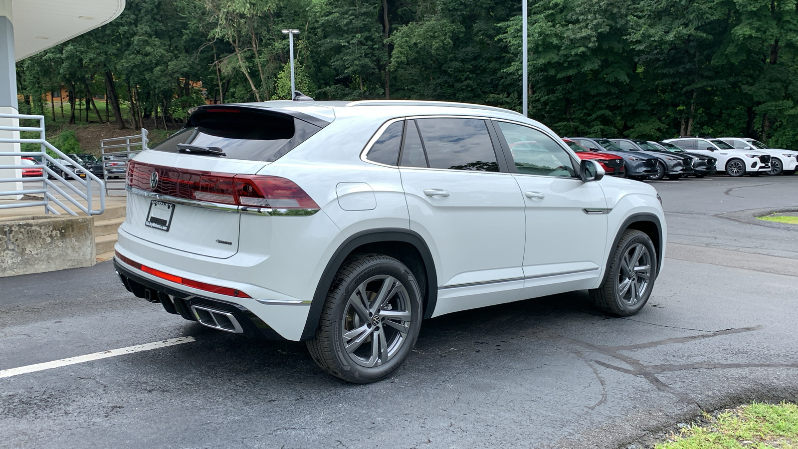 2024 Volkswagen Atlas Cross Sport 2.0T SEL R-Line 5