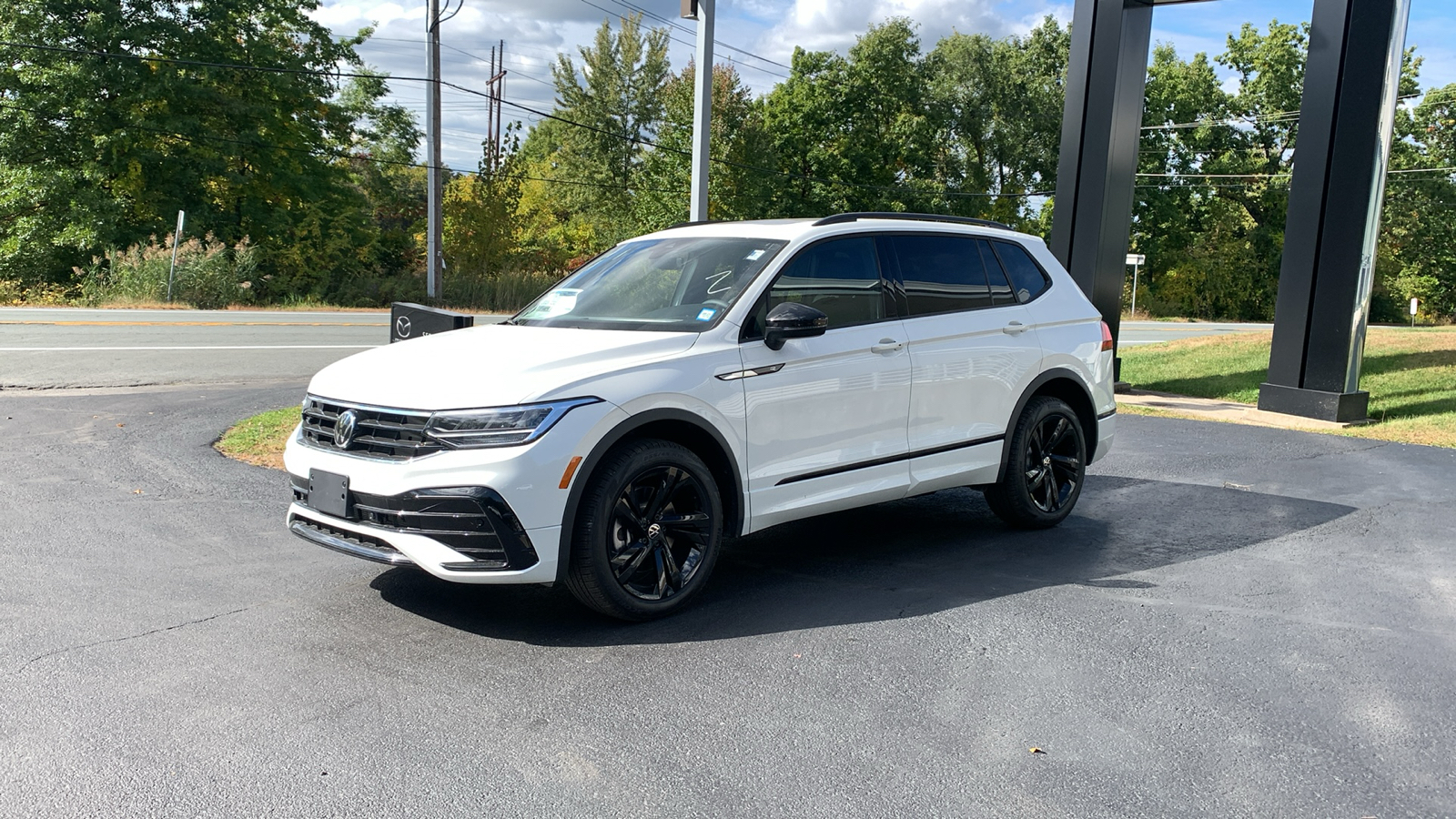 2024 Volkswagen Tiguan 2.0T SE R-Line Black 1