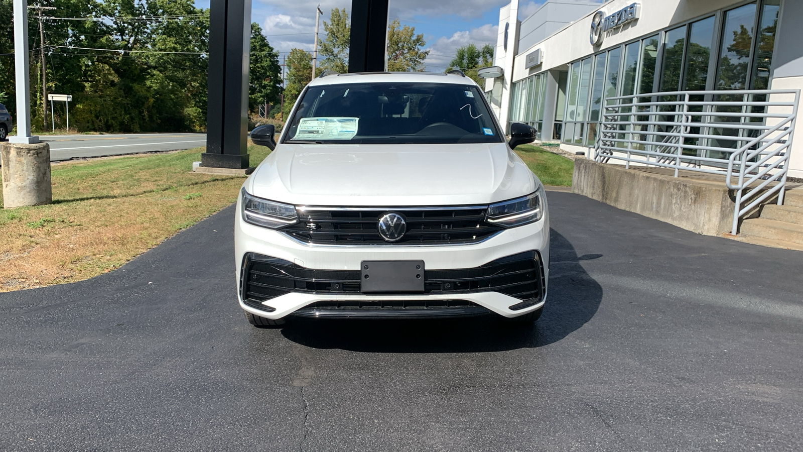 2024 Volkswagen Tiguan 2.0T SE R-Line Black 2