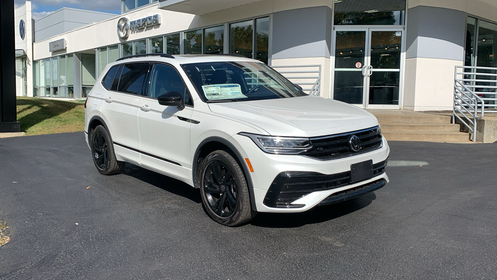 2024 Volkswagen Tiguan 2.0T SE R-Line Black 3