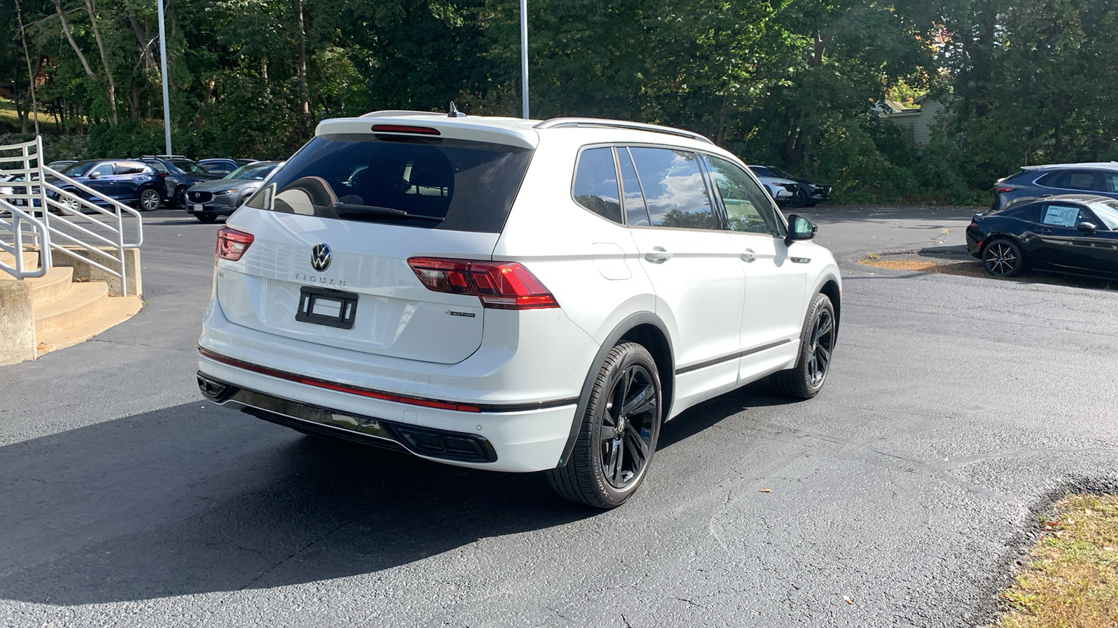 2024 Volkswagen Tiguan 2.0T SE R-Line Black 5