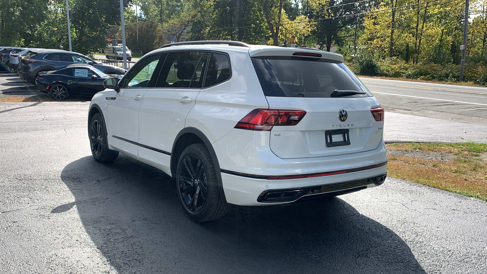 2024 Volkswagen Tiguan 2.0T SE R-Line Black 7