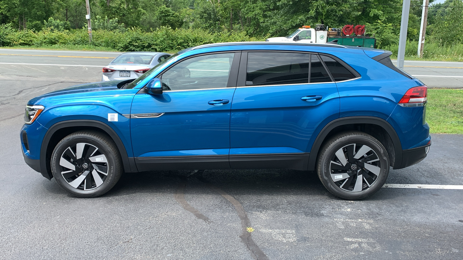 2024 Volkswagen Atlas Cross Sport 2.0T SE w/Technology 8